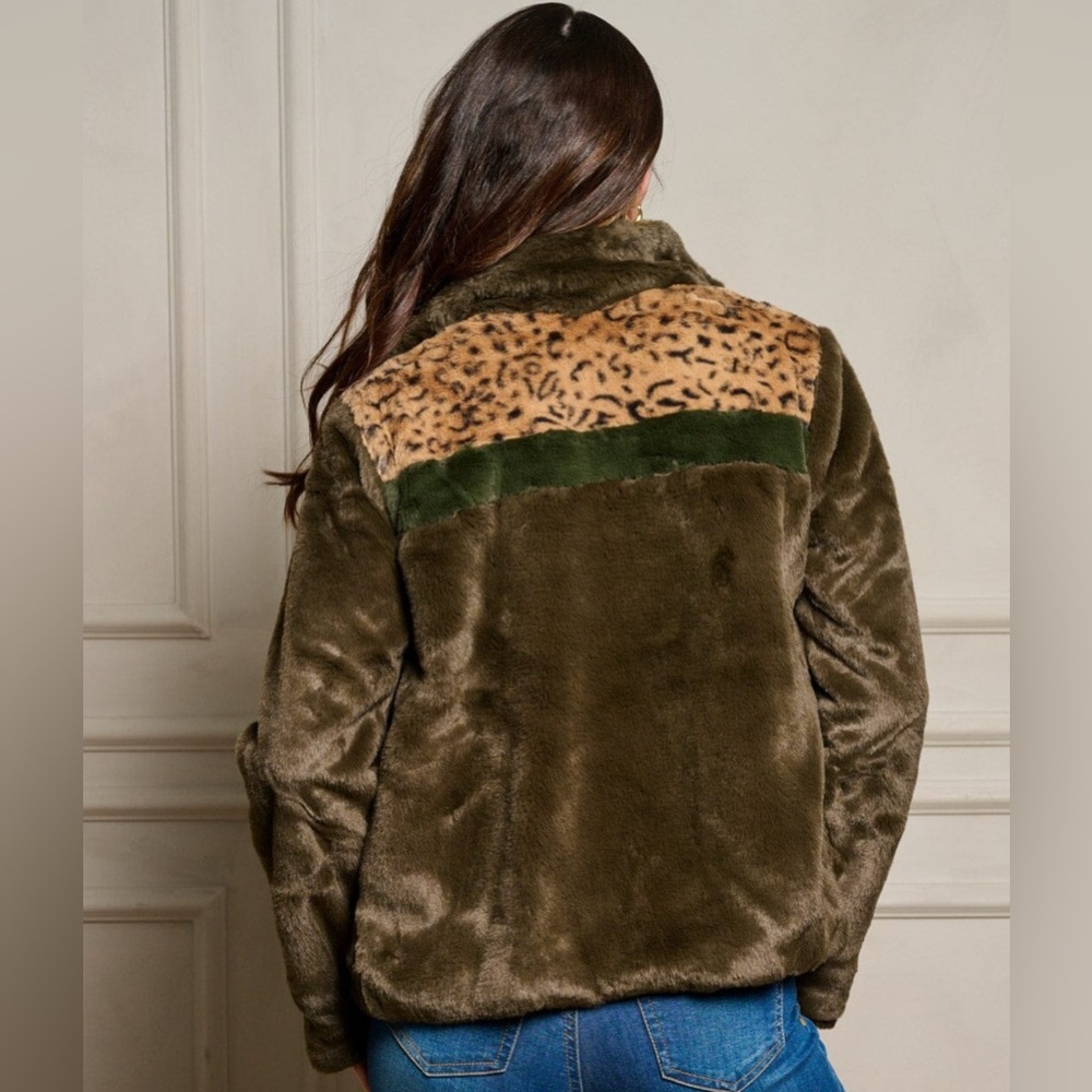NWOT Mystree Women’s Long Sleeve Faux Fur Animal Print Jacket - Picture 11 of 11